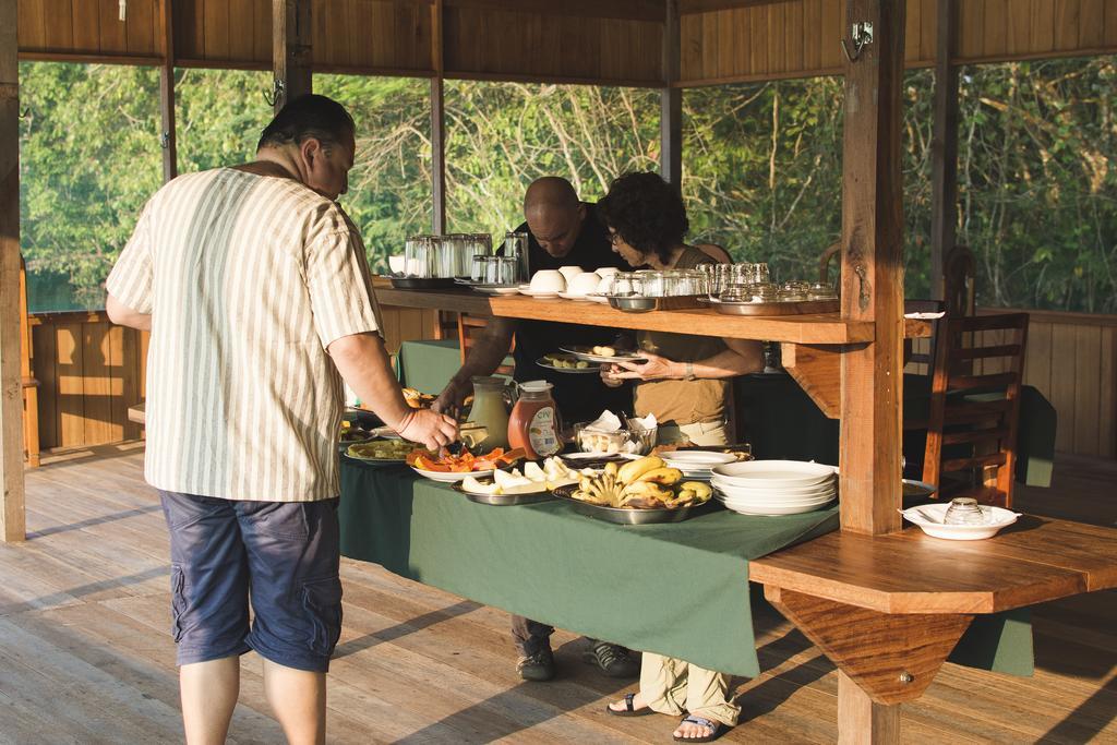 Amazon Arowana Lodge Careiro Eksteriør bilde